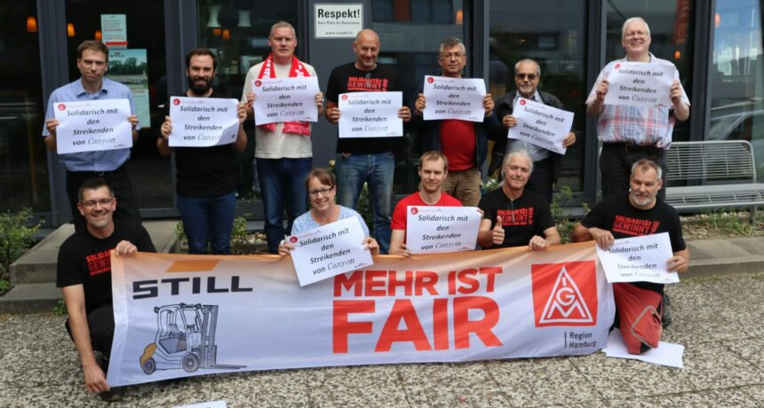 "Die VK-STILL wünscht euch aus Hamburg Solidarische Grüße. Wir als Metaller/innen halten zusammen !"